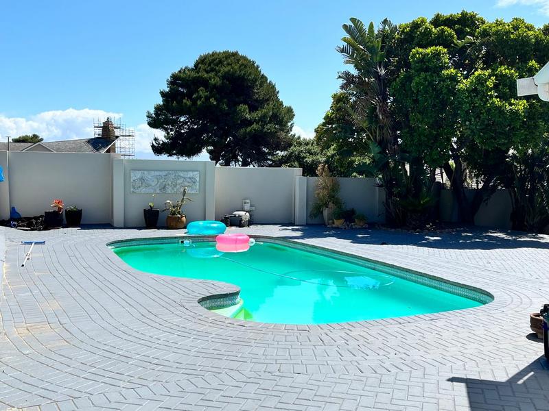 4 Bedroom Property for Sale in Mossel Bay Central Western Cape